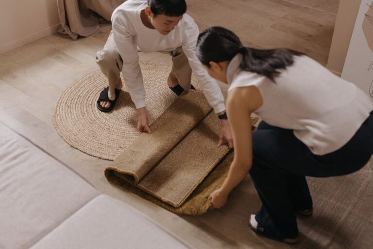 Comment choisir un tapis qui ne se démode pas en deux saisons ?